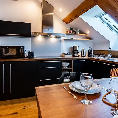 Sous Les Toits De Fleury Apartment