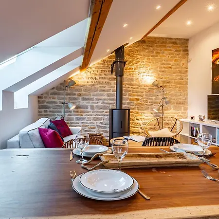 Sous Les Toits De Fleury Apartment