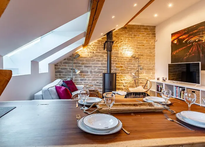 Sous Les Toits De Fleury Apartment